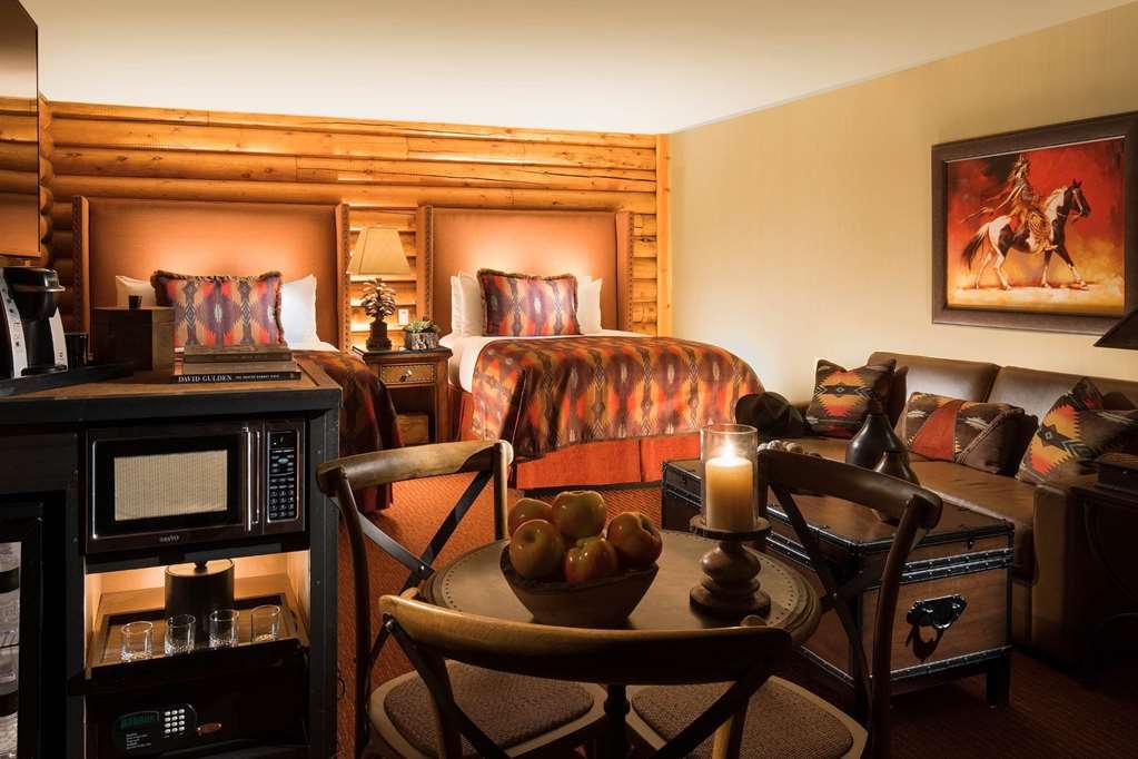 Rustic Inn Creekside Jackson Room photo